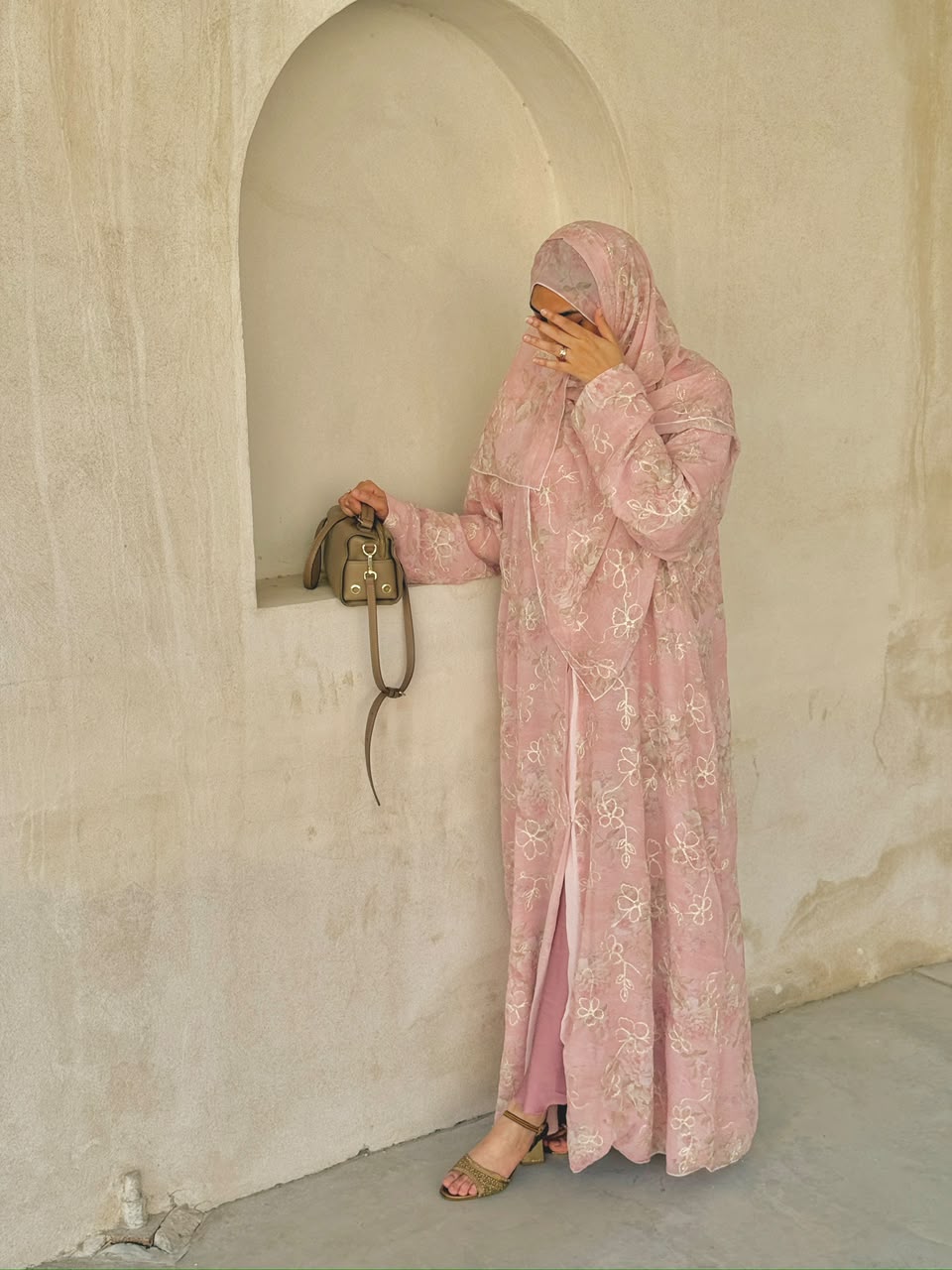 Blush Blossom Abaya
